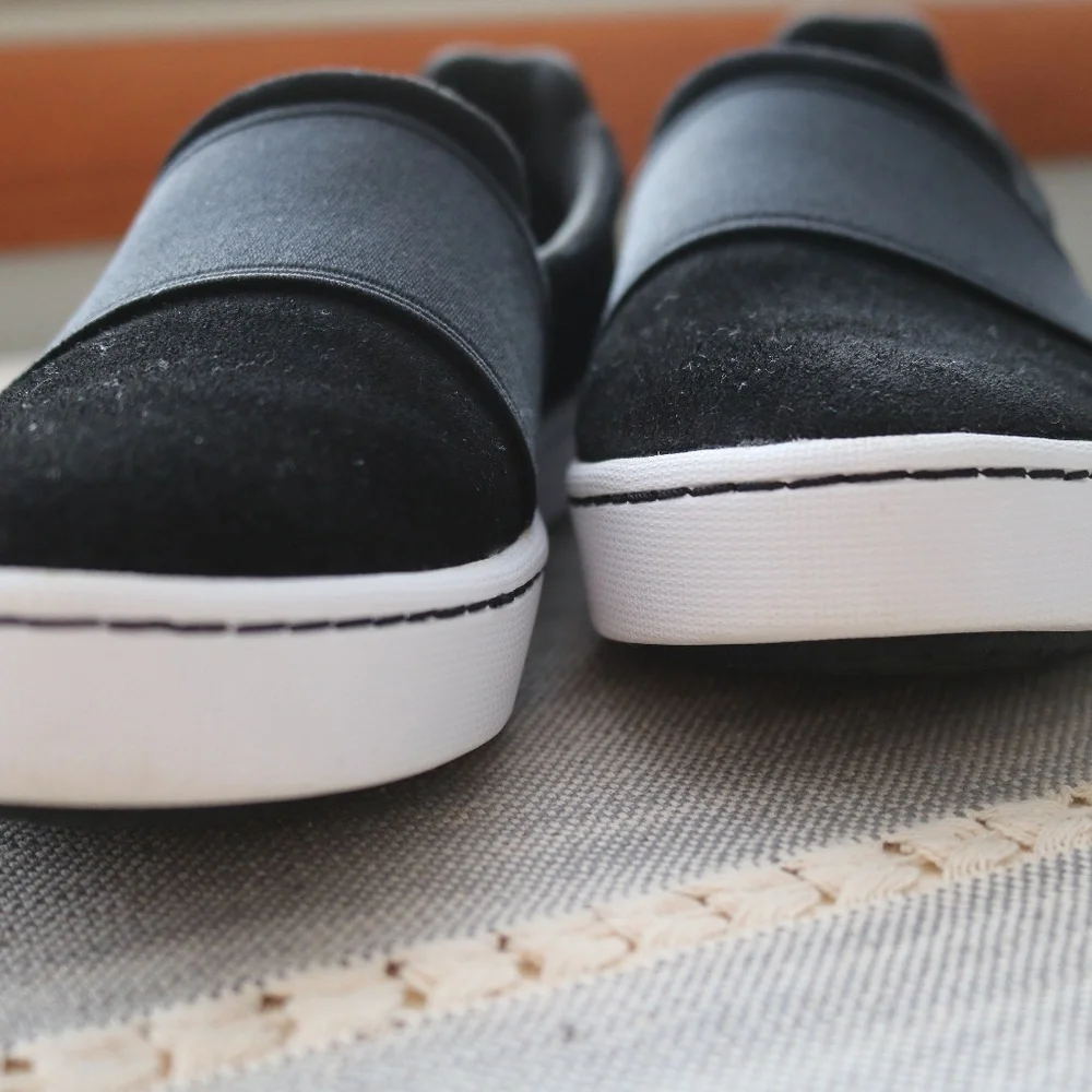 Women's Clarks Slip On Sneakers - Picture 7 of 10